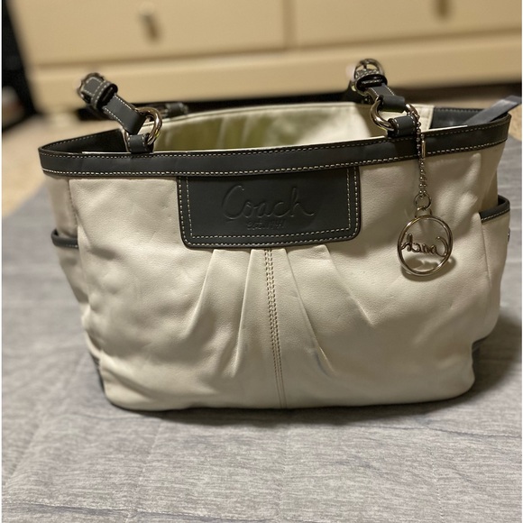 Coach handbag - Picture 2 of 5